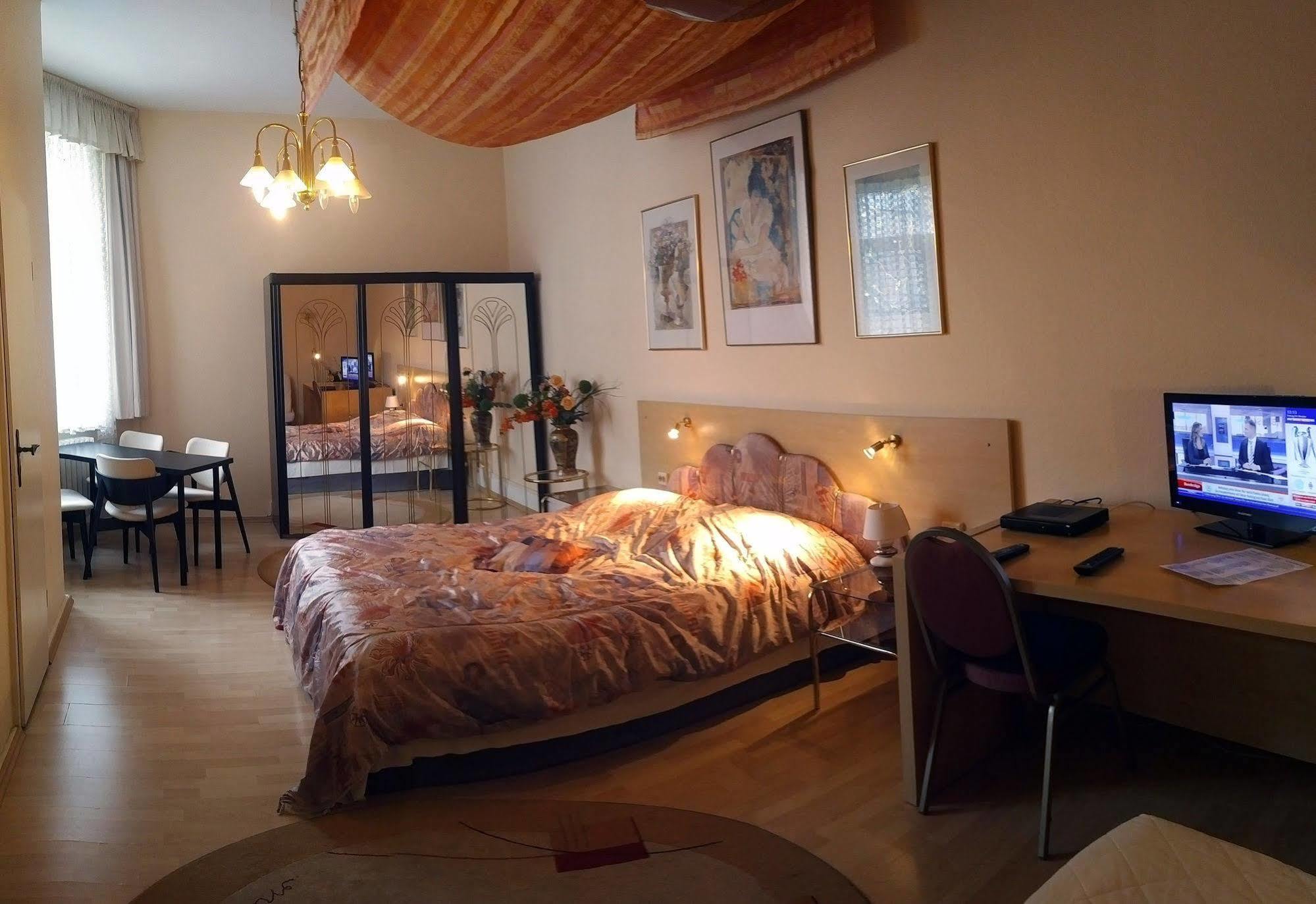 Central Budget Hotel Bonn Dış mekan fotoğraf